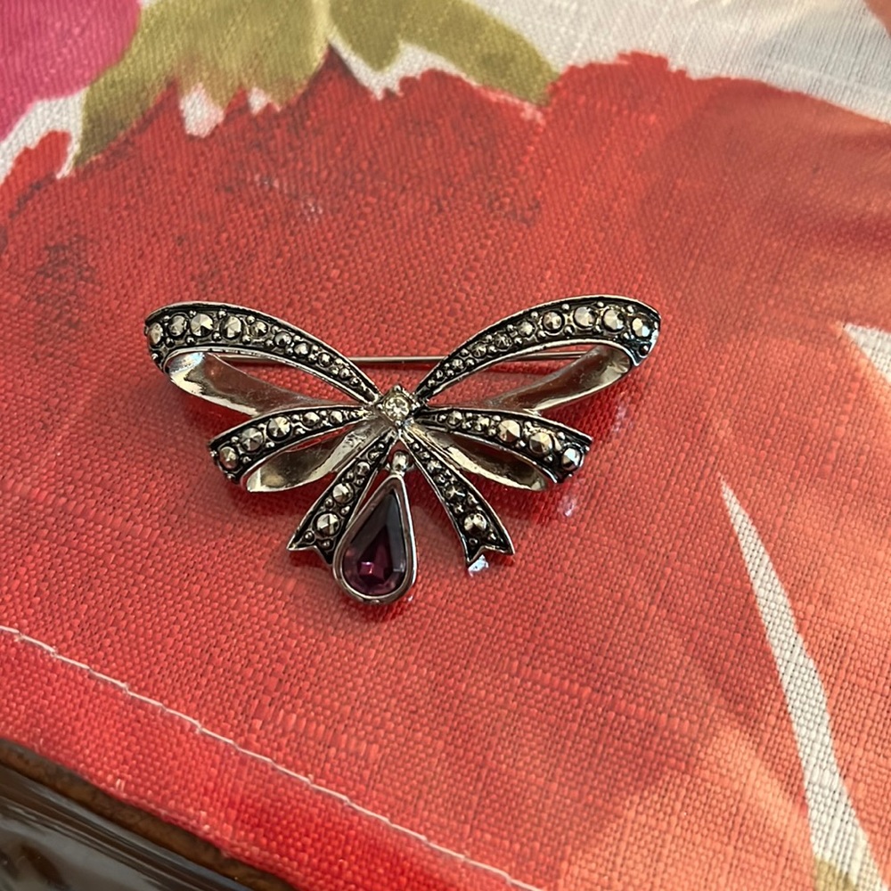Vintage Avon February birthstone pin